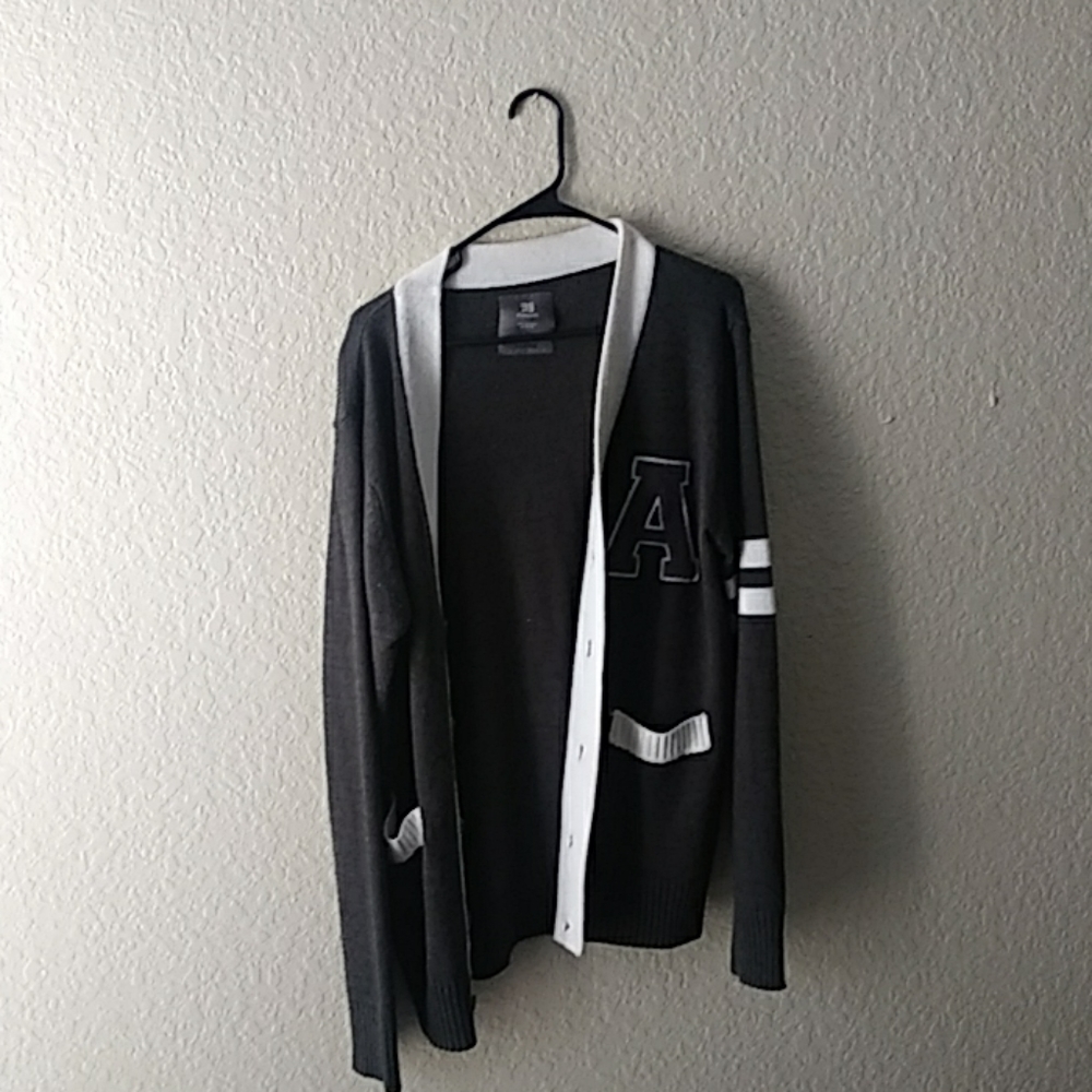 Cardigan - Picture 3 of 3